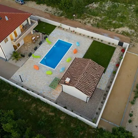Vila Luxe New House With Bbg, Pool